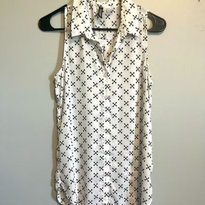 Sleeveless Collared Shirt